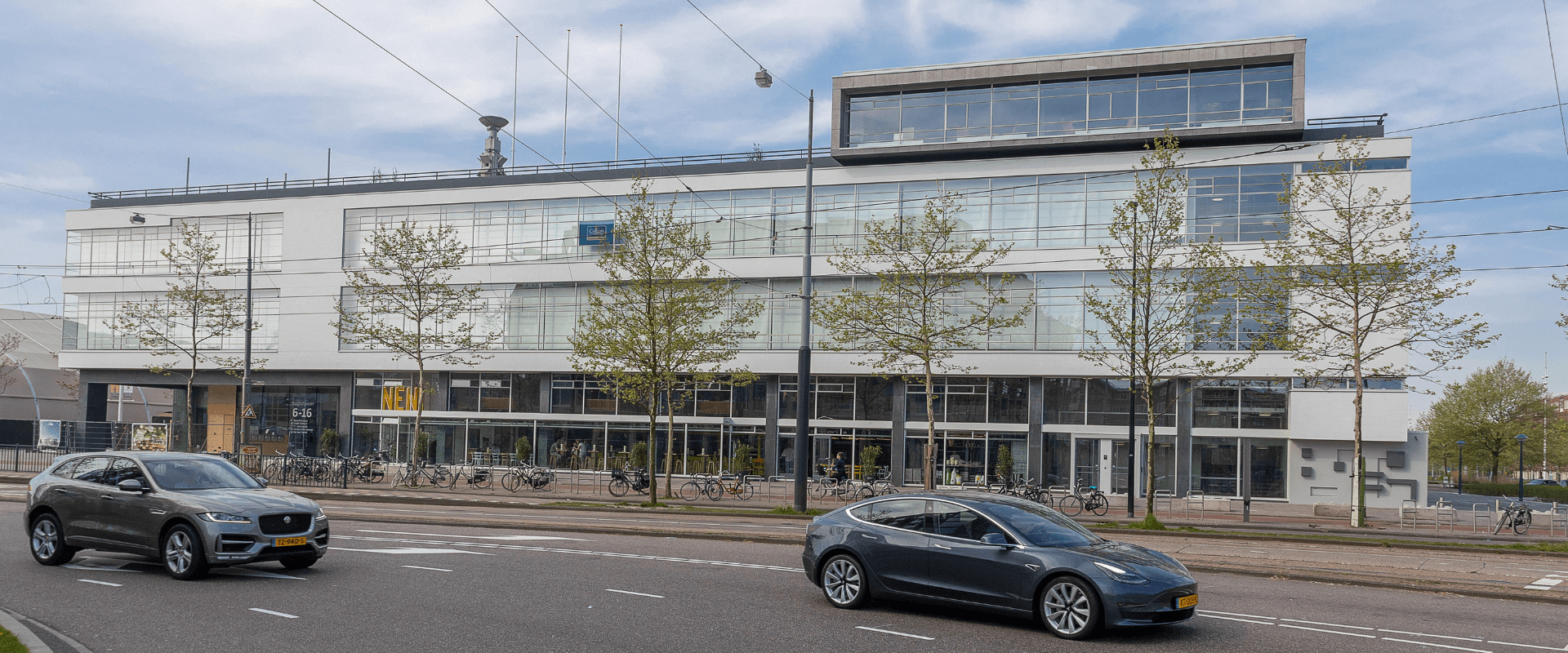 Voorkant van gebouw Olympic in Amsterdam