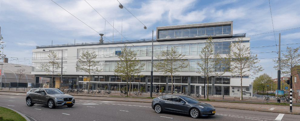 Voorkant van gebouw Olympic in Amsterdam