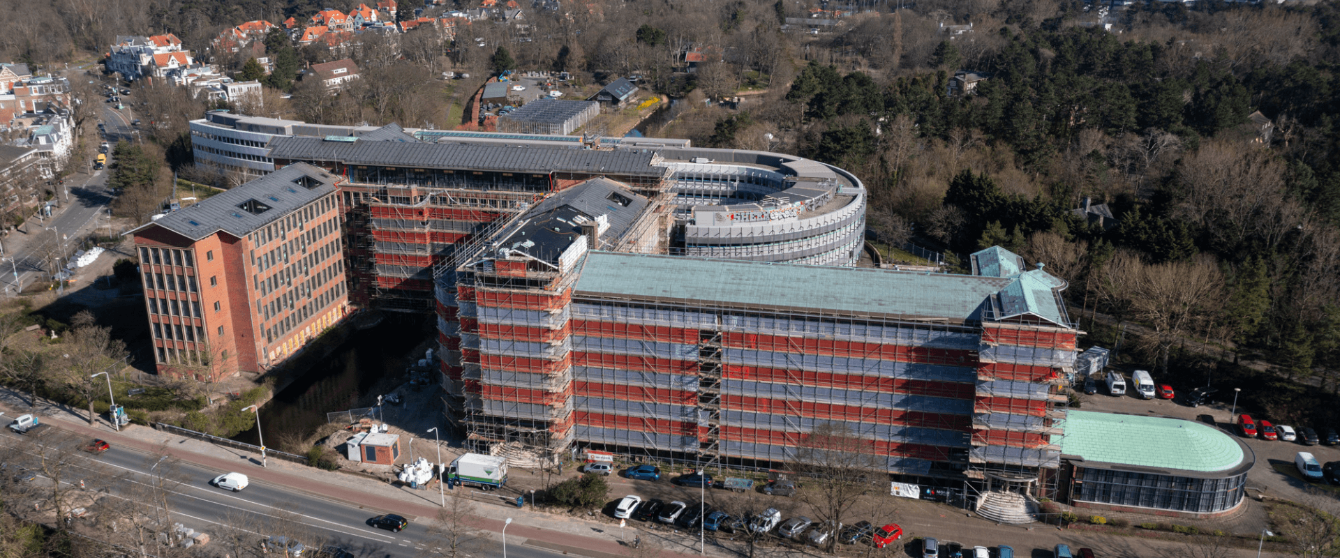 Gebouw Plesmanduin in aanbouw