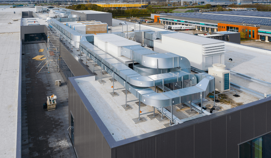 Klimaatinstallatie op dak Zalando distributiecentrum