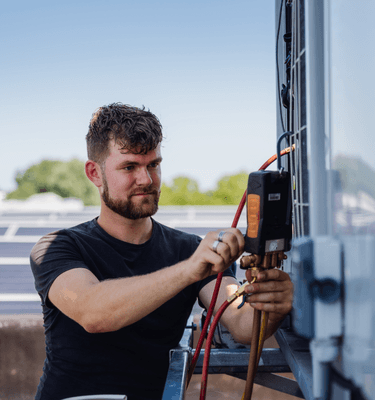 Servicemonteur Aan Het Werk